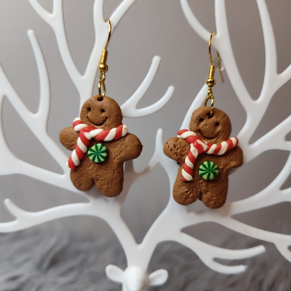 🎄Gingerbread Boy Christmas Holiday Earrings Red & white Scarf & green Peppermin
